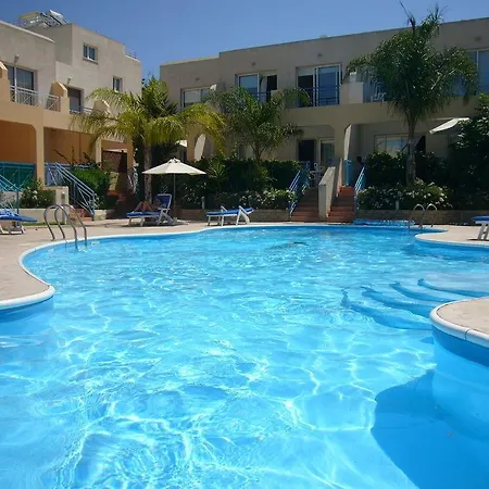 Blue Oasis Gardens 레메소스