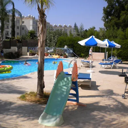 Blue Oasis Gardens 레메소스