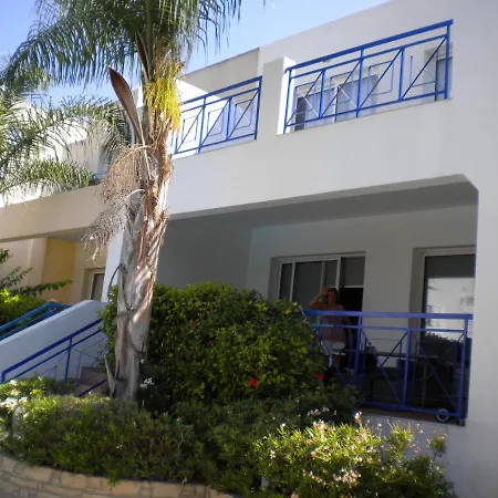 Blue Oasis Gardens 레메소스
