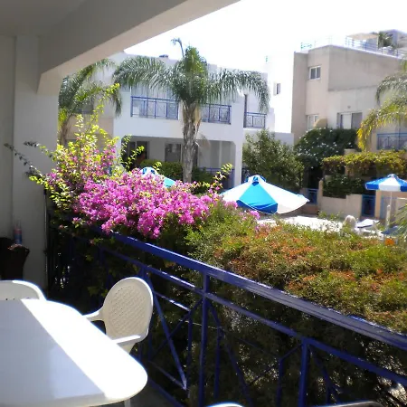 Blue Oasis Gardens Apartment *